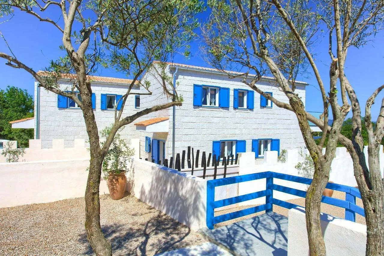 Pax Houses Vrh