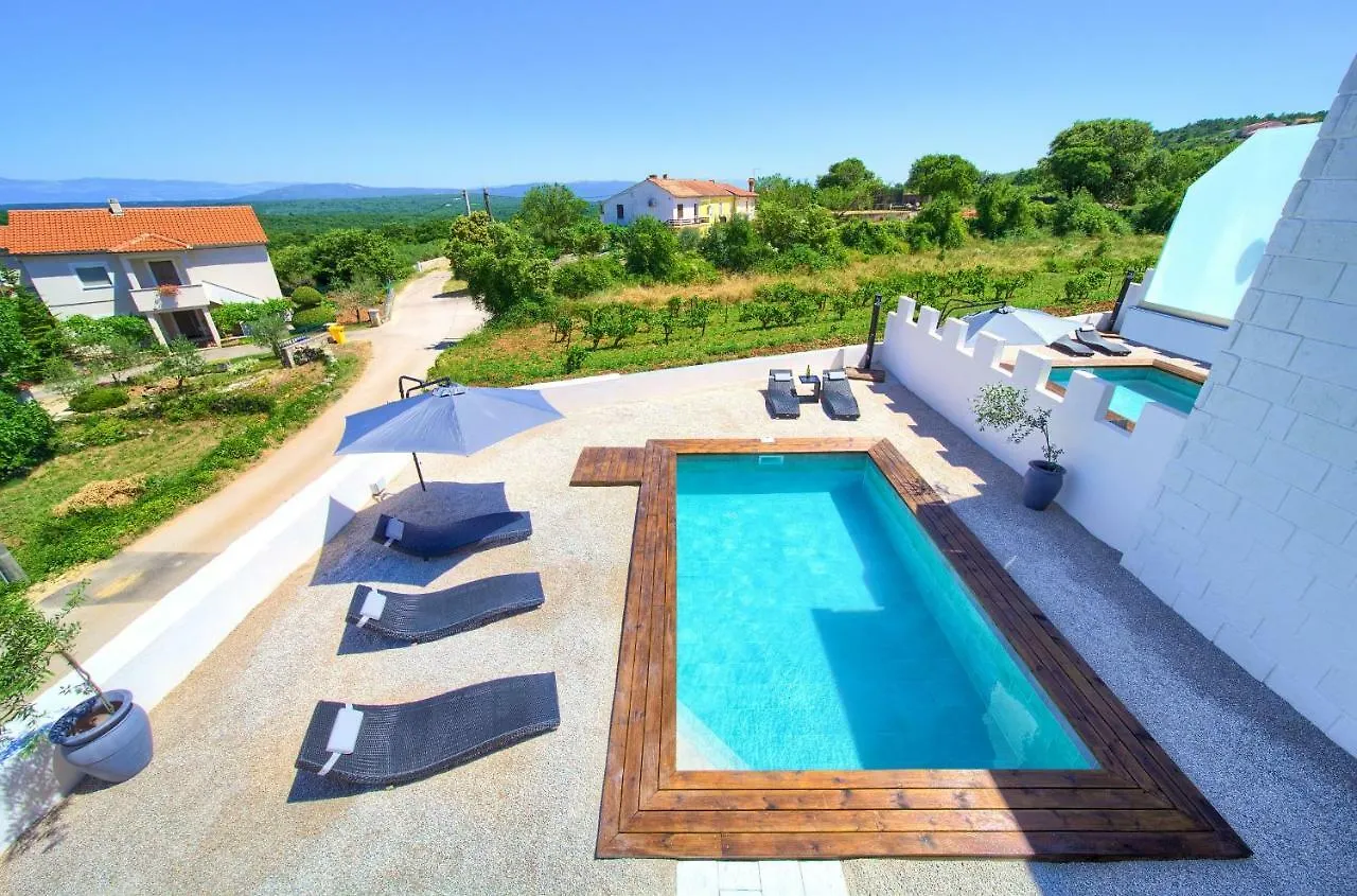 Pax Houses Vrh  Vila