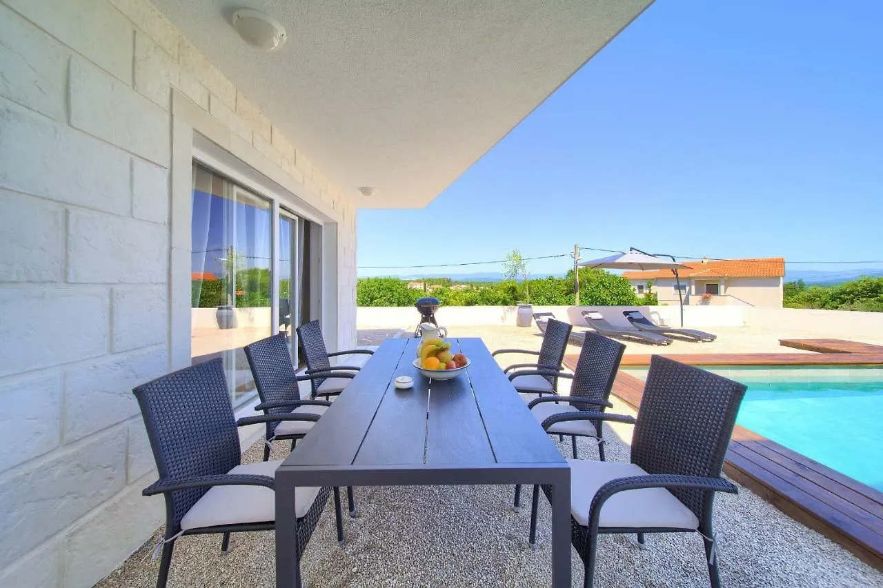 Pax Houses Vrh  Vila